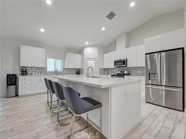 11515 Tamarisk Avenue, Hesperia CA: https://media.crmls.org/medias/cc5b0d97-64ca-44cb-9d30-8d4e8dbf4cd9.jpg