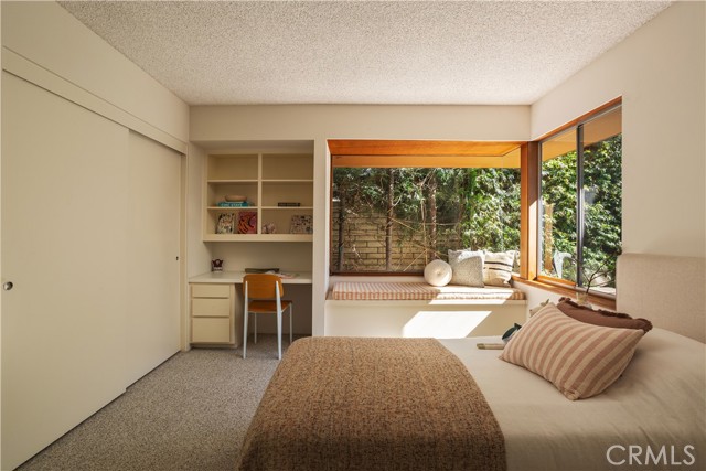 1878 Tahiti Drive, Costa Mesa CA: https://media.crmls.org/medias/cc5ba728-4664-4a27-9caf-d1988ab0b70b.jpg