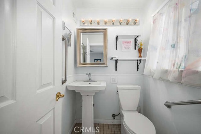 815 Marvista S Avenue, Seal Beach CA: https://media.crmls.org/medias/cc5c15b8-c8d5-424e-a08c-14d0a2170570.jpg