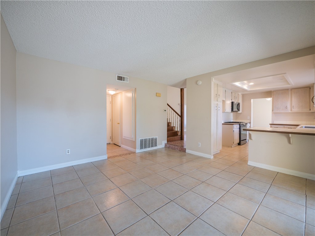 Detail Gallery Image 10 of 34 For 2620 Virginia Way, Ontario,  CA 91761 - 3 Beds | 2/1 Baths