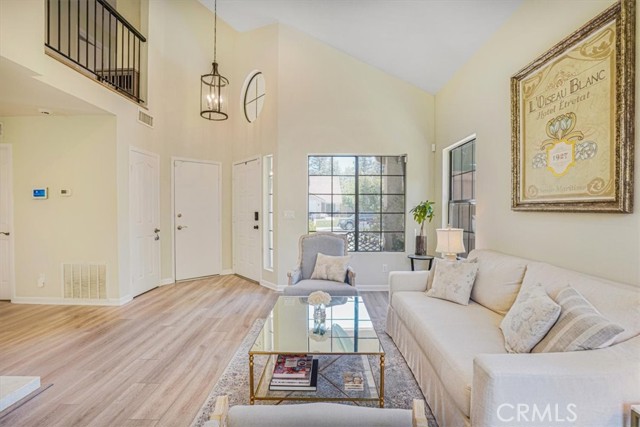 3931 Cottonwood Grove Trail, Calabasas CA: https://media.crmls.org/medias/cc5c9311-f42f-4aa0-b8e3-e7b96cf531d1.jpg