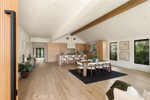 Detail Gallery Image 2 of 32 For 13949 Cumpston St, Sherman Oaks,  CA 91401 - 3 Beds | 3/1 Baths