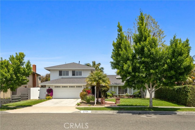 2704 Albatross Drive, Costa Mesa CA: https://media.crmls.org/medias/cc5cbd28-73e5-4317-a0ba-c71757551539.jpg