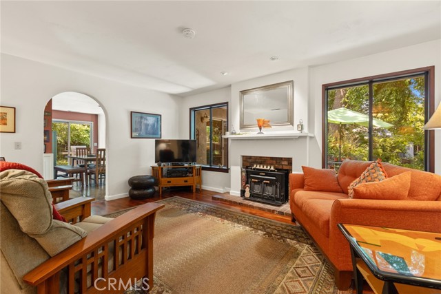 Detail Gallery Image 3 of 27 For 3123 Michael Way, Chico,  CA 95973 - 3 Beds | 2 Baths