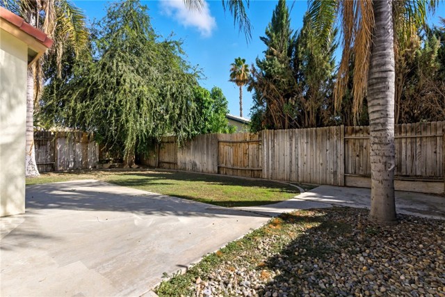 Detail Gallery Image 34 of 37 For 9609 Salinger, Bakersfield,  CA 93311 - 3 Beds | 2/1 Baths