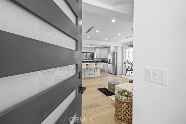 Detail Gallery Image 11 of 60 For 5132 Avenida Oriente, Tarzana,  CA 91356 - 3 Beds | 2 Baths