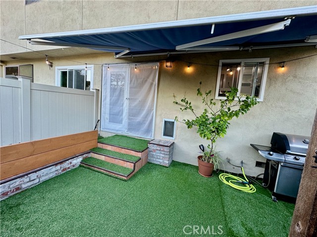 Detail Gallery Image 7 of 40 For 11138 Aqua Vista St #3,  Studio City,  CA 91602 - 2 Beds | 1/1 Baths