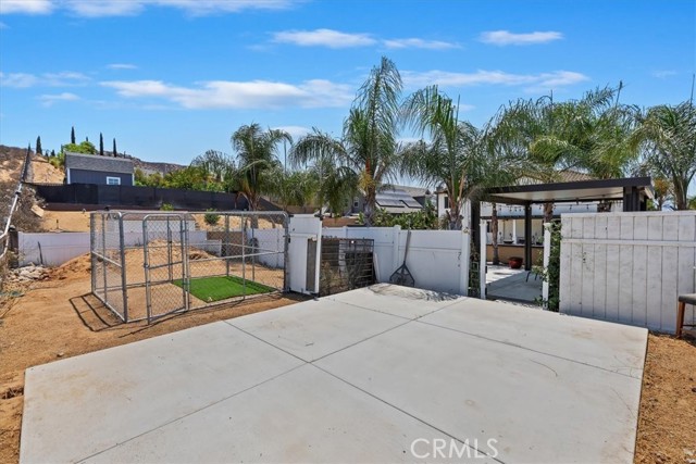 239 Cross Rail Lane, Norco CA: https://media.crmls.org/medias/cc5fe45c-4eef-4b42-a4dc-7a25637aa383.jpg
