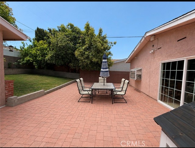 Backyard/Patio Backyard/Patio