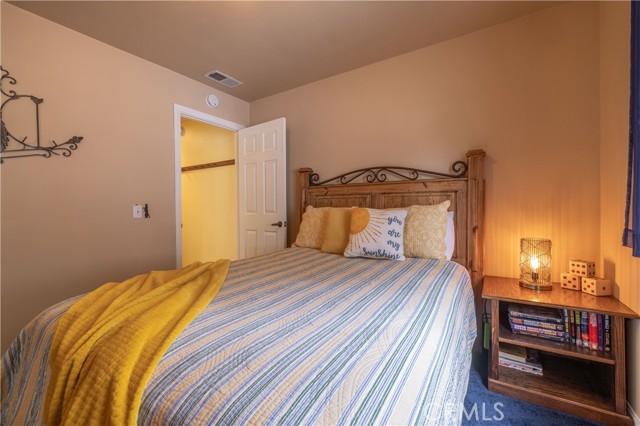 Detail Gallery Image 27 of 38 For 449 Mountainaire Ln, Big Bear Lake,  CA 92315 - 2 Beds | 2 Baths