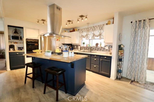 Detail Gallery Image 22 of 46 For 12726 Lake Forest Dr #25,  La Mirada,  CA 90638 - 2 Beds | 2 Baths
