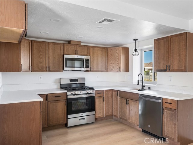 Detail Gallery Image 10 of 38 For 16548 Quinnault, Apple Valley,  CA 92307 - 3 Beds | 2 Baths