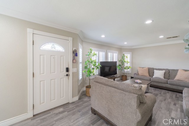 Detail Gallery Image 5 of 48 For 8636 Rancho Cerona Dr, Paramount,  CA 90723 - 4 Beds | 2/1 Baths