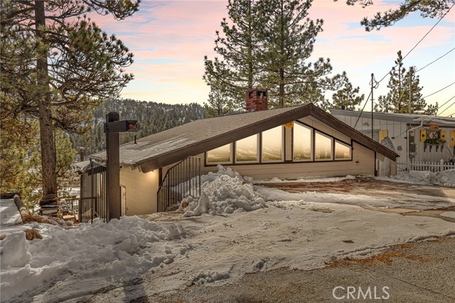 Detail Gallery Image 2 of 57 For 39005 Bayview Ln, Big Bear Lake,  CA 92315 - 4 Beds | 2/1 Baths