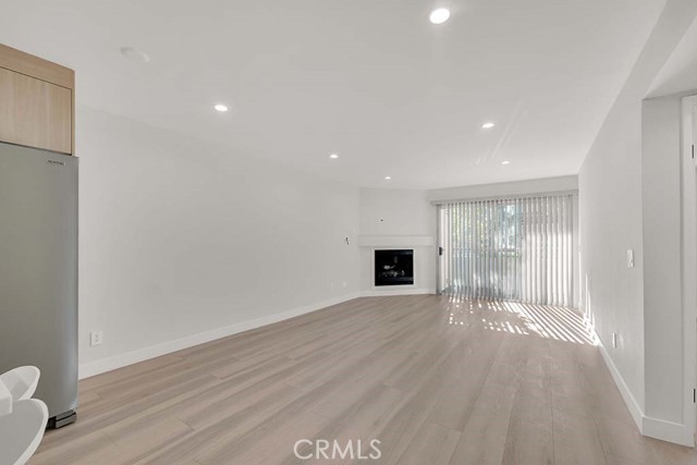 Detail Gallery Image 8 of 28 For 5500 Owensmouth Ave #128,  Woodland Hills,  CA 91367 - 2 Beds | 2 Baths