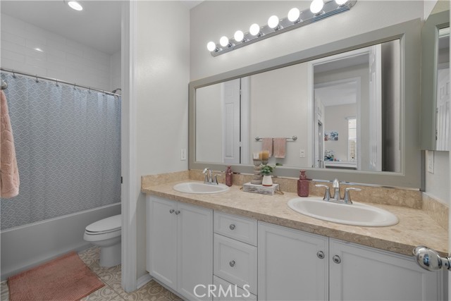 Detail Gallery Image 16 of 35 For 28821 Panorama Ct, Valencia,  CA 91354 - 4 Beds | 3 Baths