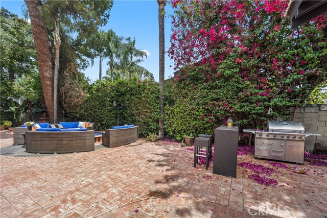 Detail Gallery Image 40 of 43 For 4428 Saugus Ave, Sherman Oaks,  CA 91403 - 4 Beds | 4 Baths