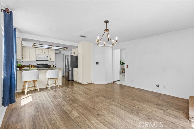 589 S Sutter Avenue, San Bernardino CA: https://media.crmls.org/medias/cc63bb46-ecd1-48e7-bf2a-641dabd3f3cf.jpg