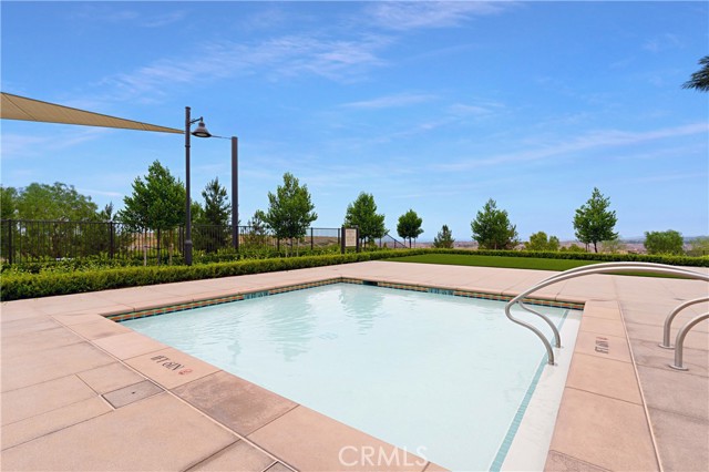 208 Canterbury, Irvine CA: https://media.crmls.org/medias/cc6423e9-db41-4e77-b209-edc65e4cbfd5.jpg