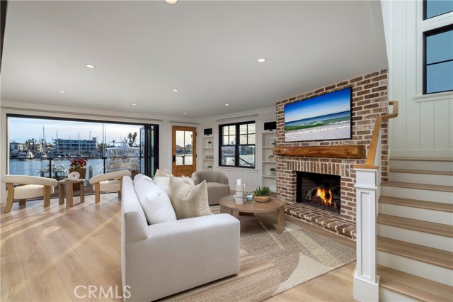 Detail Gallery Image 13 of 34 For 5903 E Corso Di Napoli, Long Beach,  CA 90803 - 4 Beds | 3 Baths