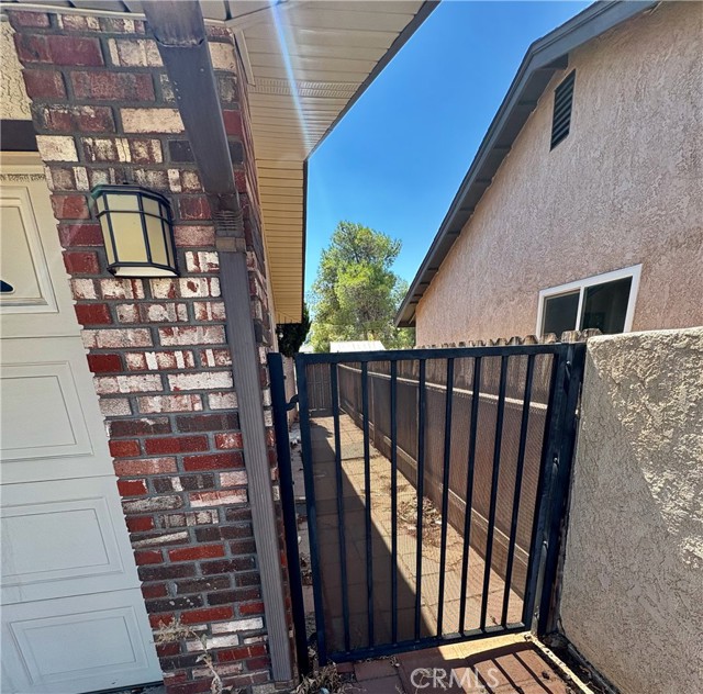 Detail Gallery Image 6 of 32 For 13925 Burning Tree Dr, Victorville,  CA 92395 - 3 Beds | 2 Baths