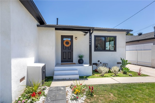 Detail Gallery Image 14 of 64 For 3240 Pacific Ave, Long Beach,  CA 90807 - 4 Beds | 3 Baths