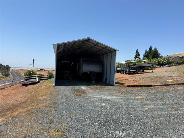 9307 Banderilla Drive, La Grange CA: https://media.crmls.org/medias/cc66438b-af13-401d-b2ff-6e3b22190d53.jpg