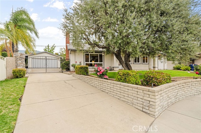 1435 E Dalton Avenue, Glendora CA: https://media.crmls.org/medias/cc66d1fc-12ff-4bd3-8544-a4ed6c227048.jpg