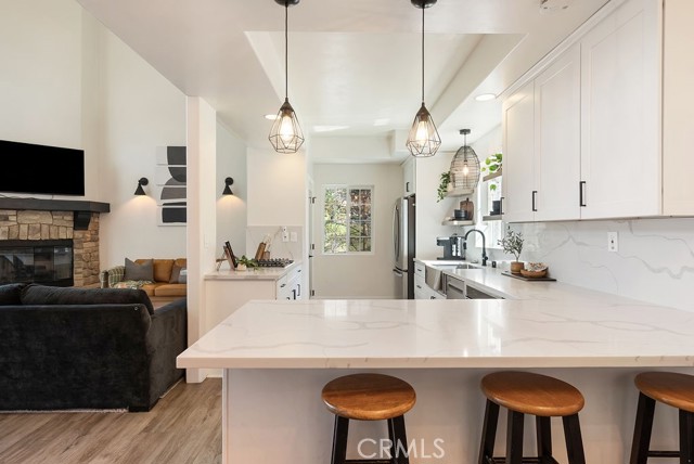 Detail Gallery Image 3 of 33 For 1498 Deer Way, Lake Arrowhead,  CA 92352 - 3 Beds | 2 Baths