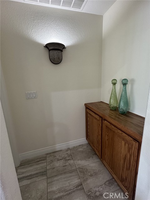 Detail Gallery Image 43 of 62 For 16232 Ridge View Dr, Apple Valley,  CA 92307 - 5 Beds | 2/1 Baths