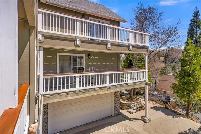 Detail Gallery Image 2 of 52 For 28194 Grenoble Ln, Lake Arrowhead,  CA 92352 - 3 Beds | 2/1 Baths