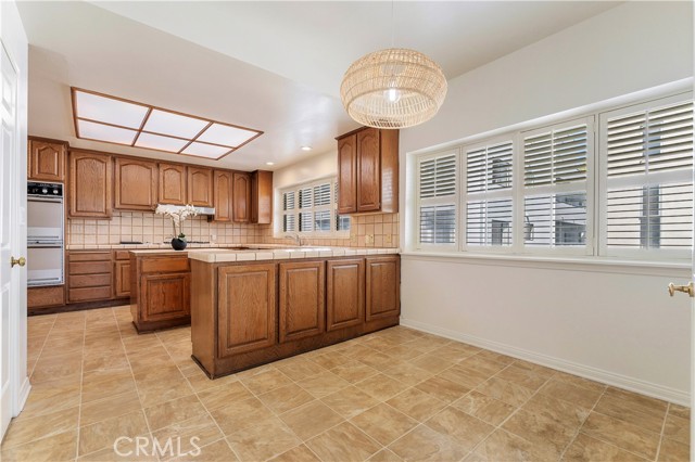 Detail Gallery Image 6 of 21 For 1567 Westholme 4a,  Los Angeles,  CA 90024 - 2 Beds | 2/1 Baths