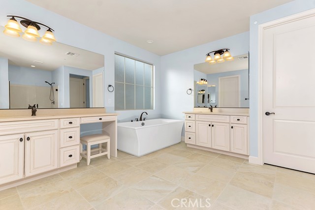 Detail Gallery Image 21 of 34 For 24008 Schoenborn St, West Hills,  CA 91304 - 6 Beds | 5/1 Baths