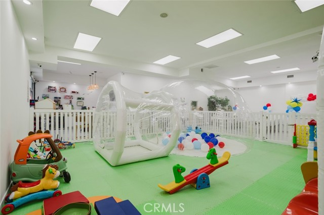 Commercial for Sale in Van Nuys, California