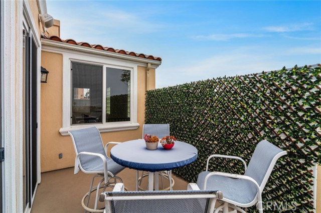 710 11th Street, Hermosa Beach, California 90254, 3 Bedrooms Bedrooms, ,2 BathroomsBathrooms,Residential,For Sale,11th,DW25221972