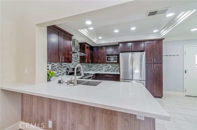 Detail Gallery Image 6 of 27 For 3 Park, Irvine,  CA 92604 - 3 Beds | 2/1 Baths