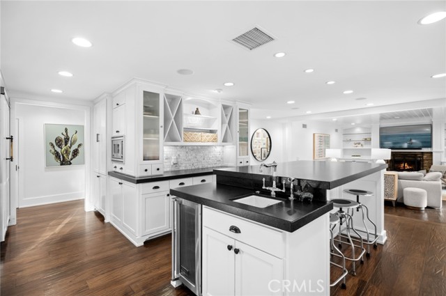 1501 Kathleen Lane, Newport Beach CA: https://media.crmls.org/medias/cc6b9cca-3a64-4696-8456-9448baf08ab9.jpg