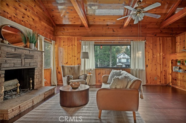 Detail Gallery Image 9 of 48 For 720 Rocky, Crestline,  CA 92325 - 3 Beds | 2 Baths