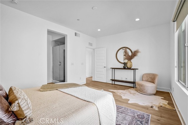 Image 26 of 51 For 24 Ebb Tide  