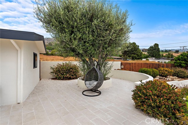 8 Clipper Road, Rancho Palos Verdes CA: https://media.crmls.org/medias/cc6c79eb-ab5a-40ce-94a1-ab58be8844a7.jpg