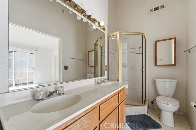 Detail Gallery Image 12 of 21 For 16008 La Salle Ave #11,  Gardena,  CA 90247 - 3 Beds | 3 Baths