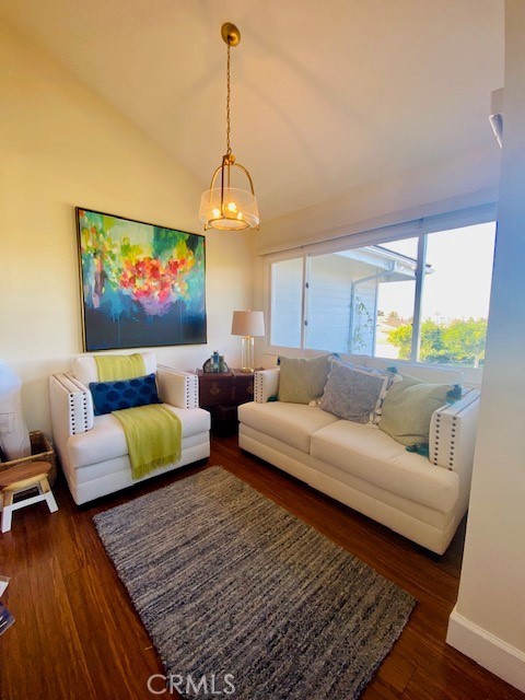 820 Gardenia Way, Corona del Mar CA: https://media.crmls.org/medias/cc6c9131-ffb0-4e0b-830a-2cc362208971.jpg