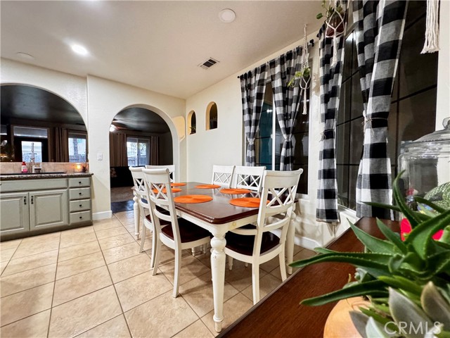 Detail Gallery Image 38 of 55 For 2945 W Vine, Visalia,  CA 93291 - 4 Beds | 2 Baths