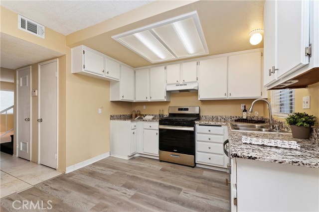 Detail Gallery Image 15 of 26 For 12198 Orchid Ln #C,  Moreno Valley,  CA 92557 - 2 Beds | 1/1 Baths