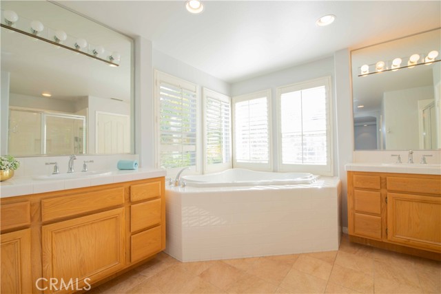 Detail Gallery Image 8 of 27 For 1020 Poplar Ct, Simi Valley,  CA 93065 - 4 Beds | 3 Baths