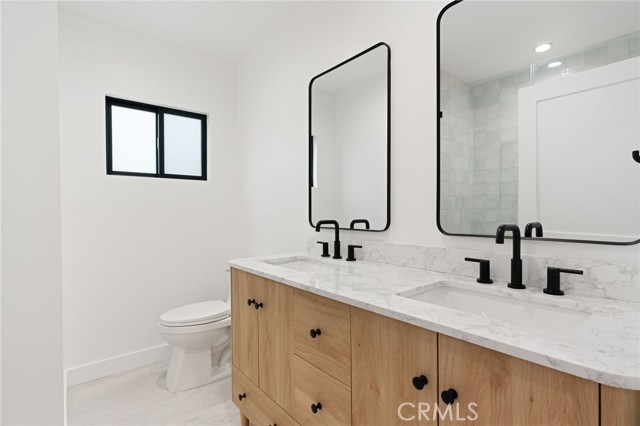 Detail Gallery Image 17 of 38 For 8334 Winsford Ave, Los Angeles,  CA 90045 - 5 Beds | 4 Baths