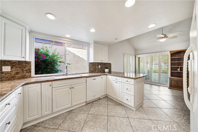 28229 Nebrija, Mission Viejo CA: https://media.crmls.org/medias/cc6e056c-2415-4e6e-a683-edef8e582dc5.jpg