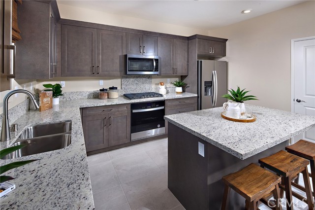 Detail Gallery Image 6 of 20 For 8175 Perada St, Jurupa Valley,  CA 92509 - 4 Beds | 3 Baths