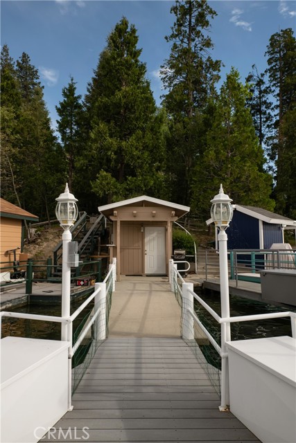 Detail Gallery Image 3 of 38 For 313 John Muir Rd, Lake Arrowhead,  CA 92352 - 3 Beds | 2/2 Baths