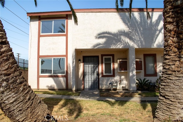 347 N Eucalyptus Avenue, Rialto CA: https://media.crmls.org/medias/cc6ef8c5-29c5-481f-9b16-510bcc2cb3f6.jpg